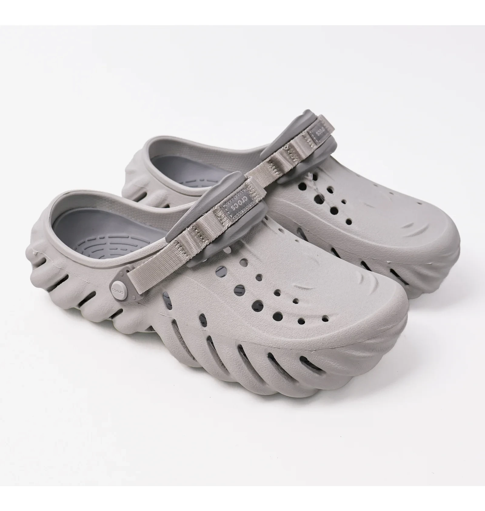 Тапочки чоловічі Crocs Echo Clog Grey 3