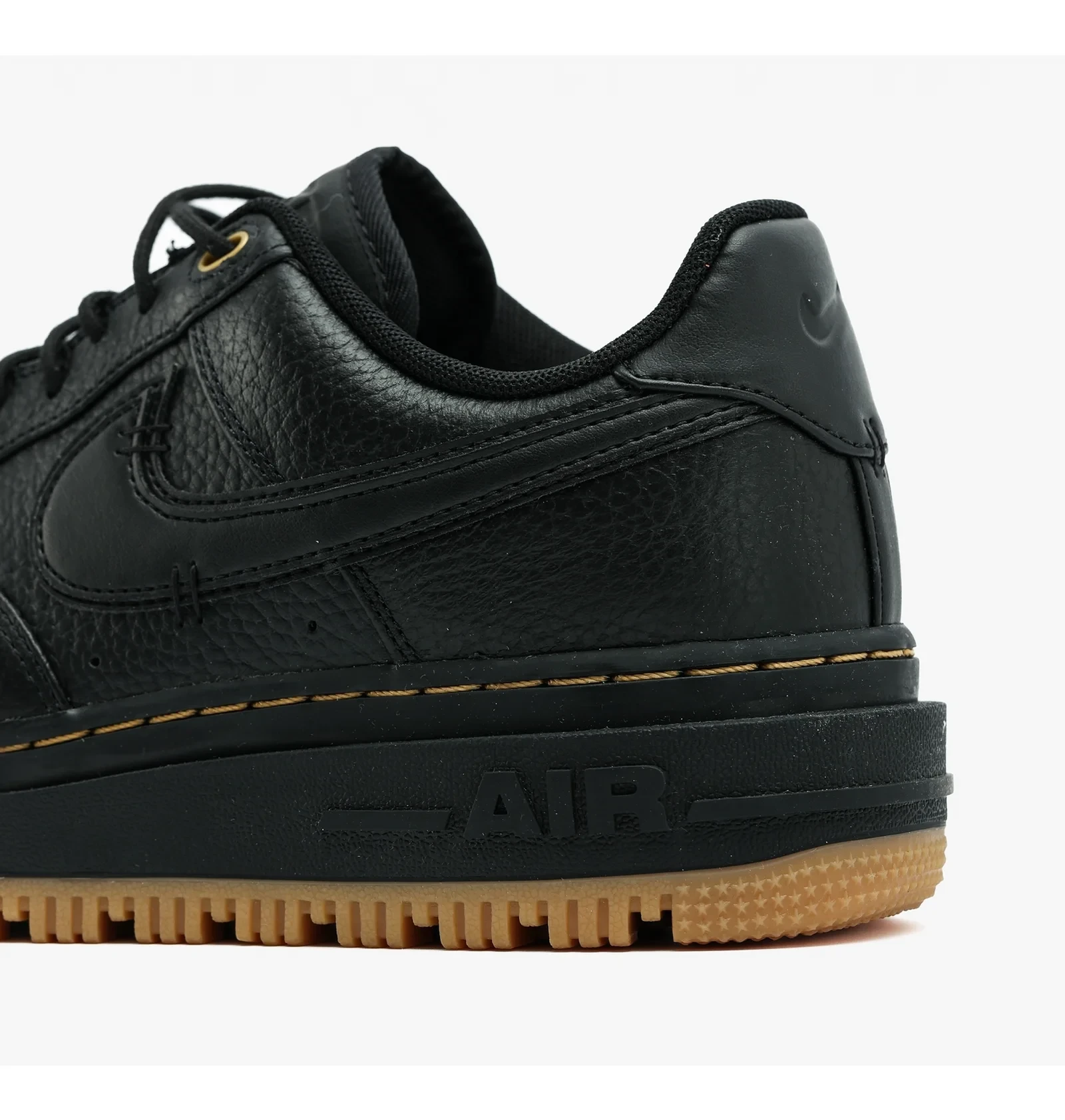 Кросівки чоловічі Nike Air Force 1 Luxe Black 3