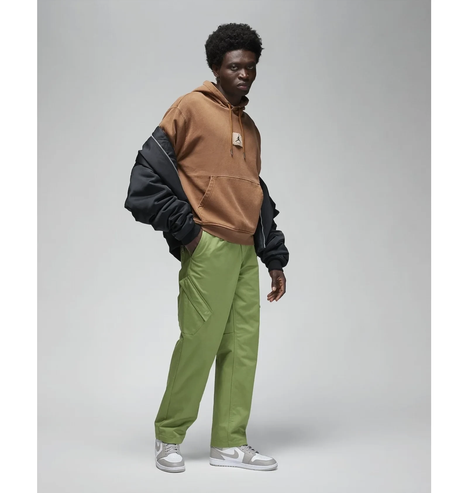Штани чоловічі Air Jordan Essentials Chicago Pants, зелені 9