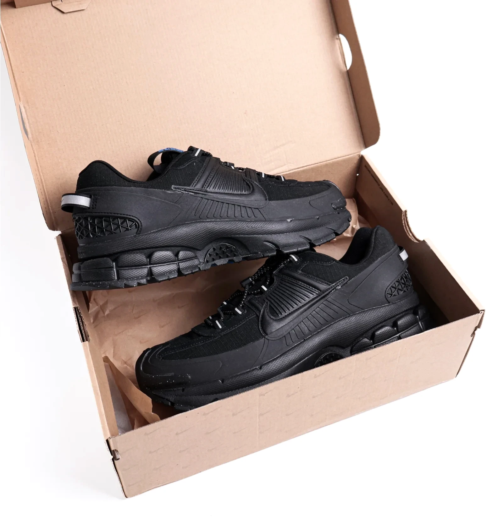 Кросівки чоловічі Nike Zoom Vomero Roam Black 2