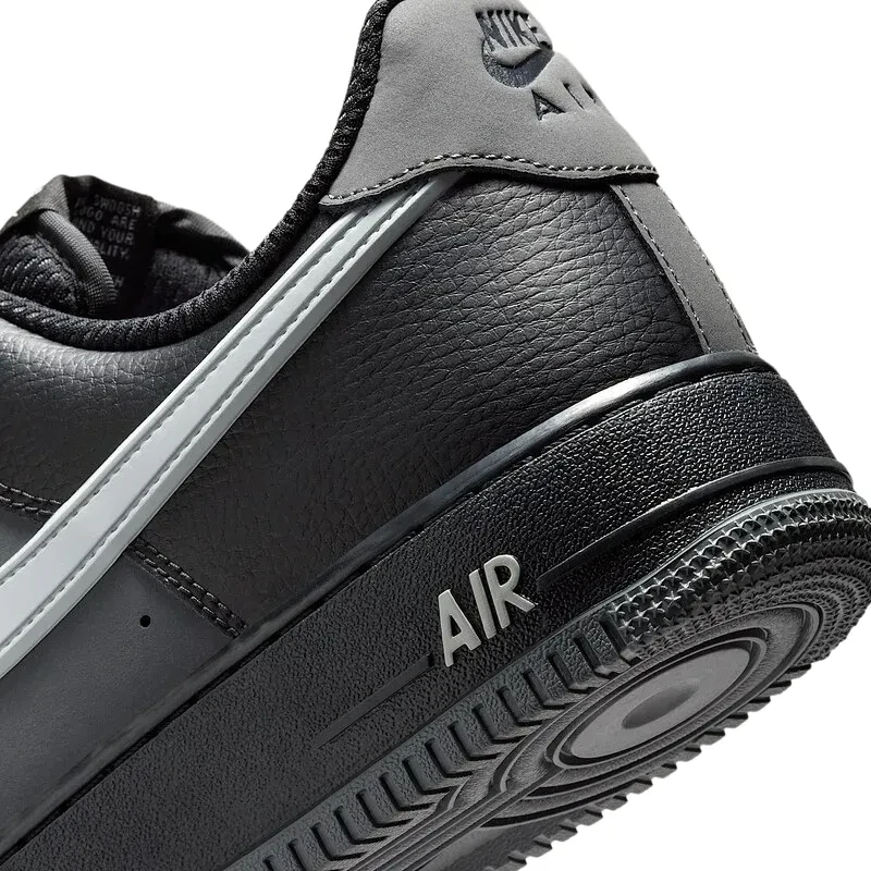 Кросівки чоловічі Nike Air Force 1 07 LV8 Black/Metallic 7