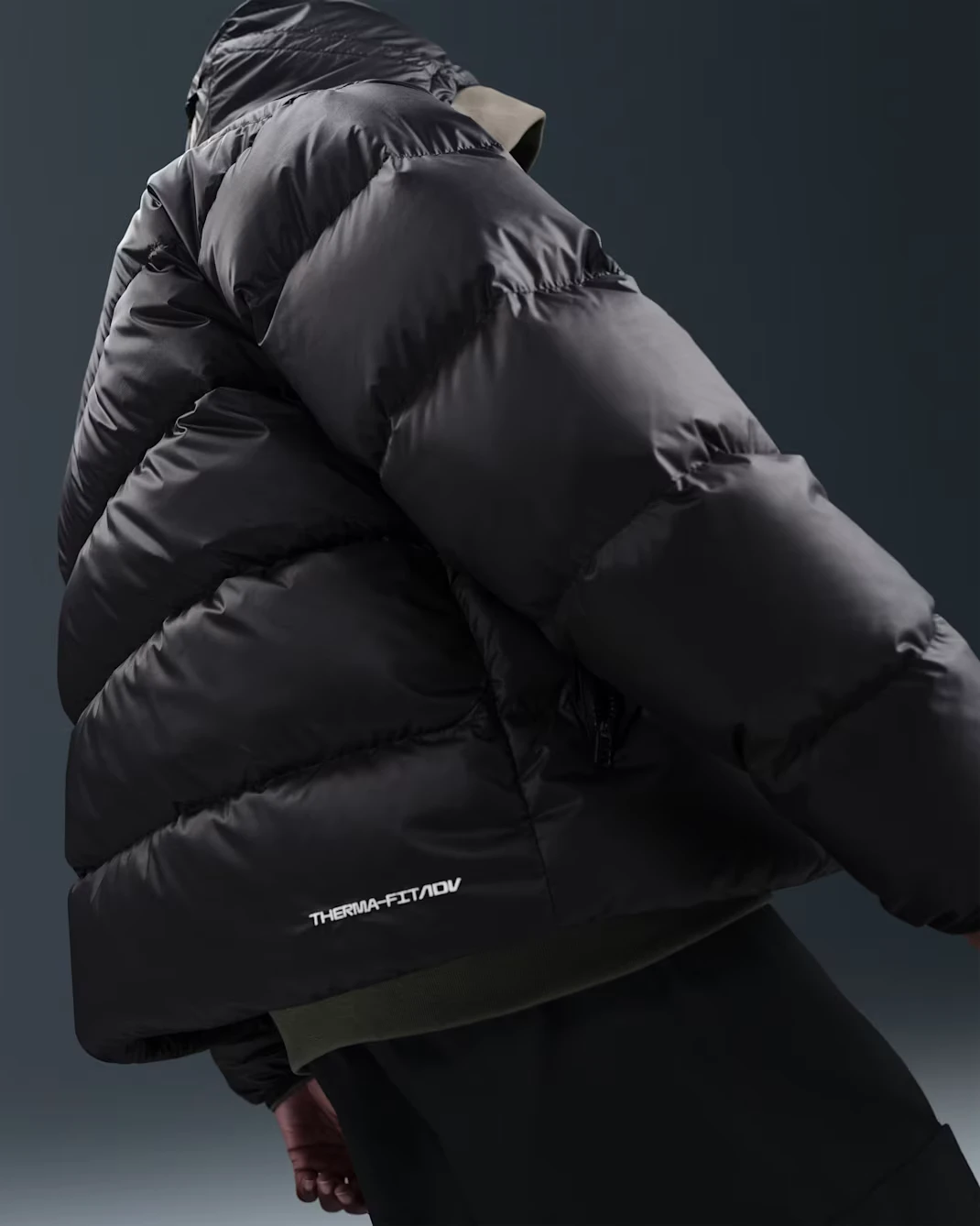 Пуховик чоловічий Nike M Windrunner Stmnt Dwn Jkt Black 4