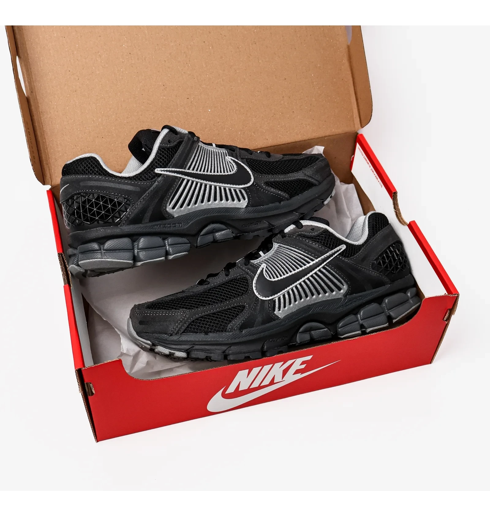 Кросівки унісекс Nike Zoom Vomero 5 Black 2