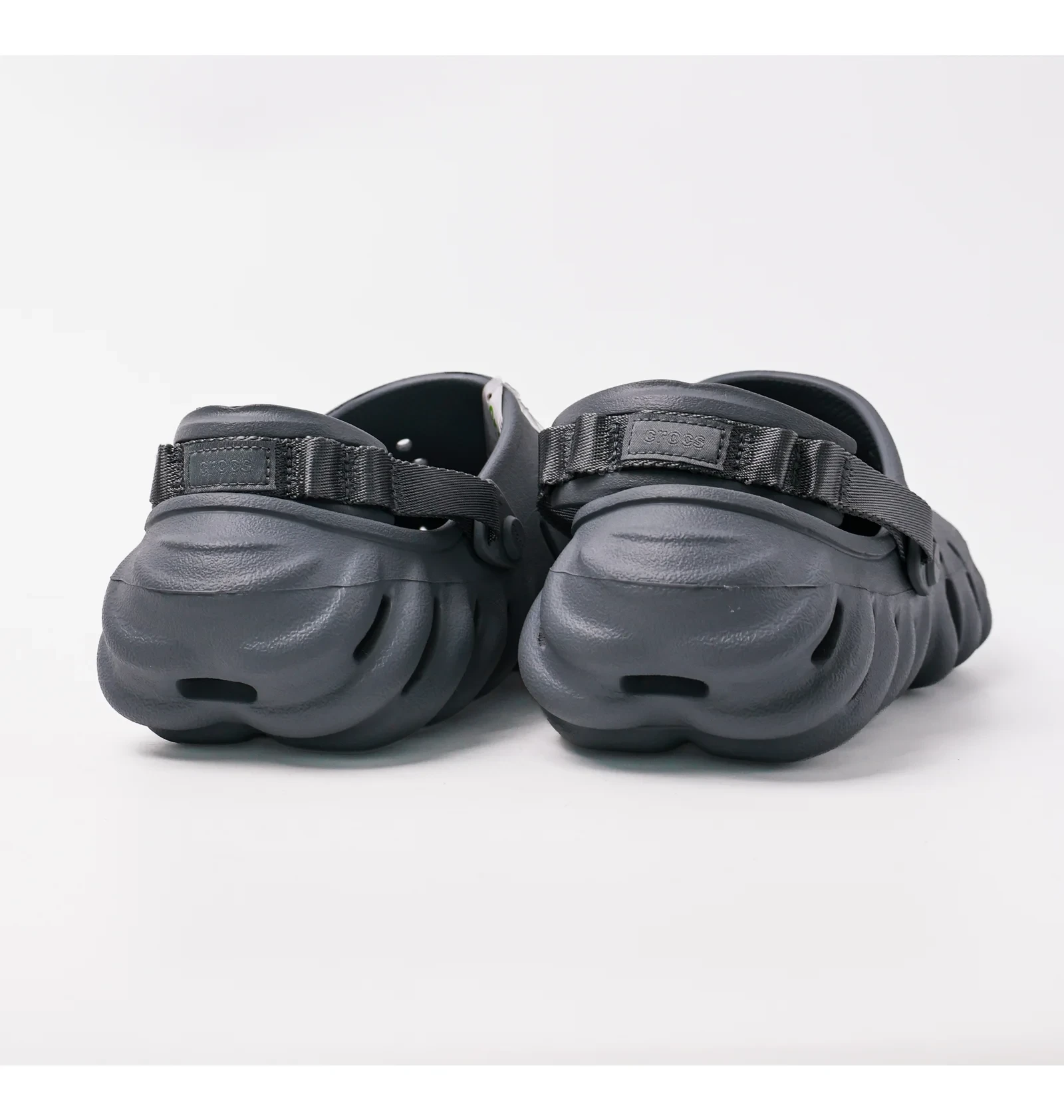 Тапочки чоловічі CROCS Echo Clog Grey 4