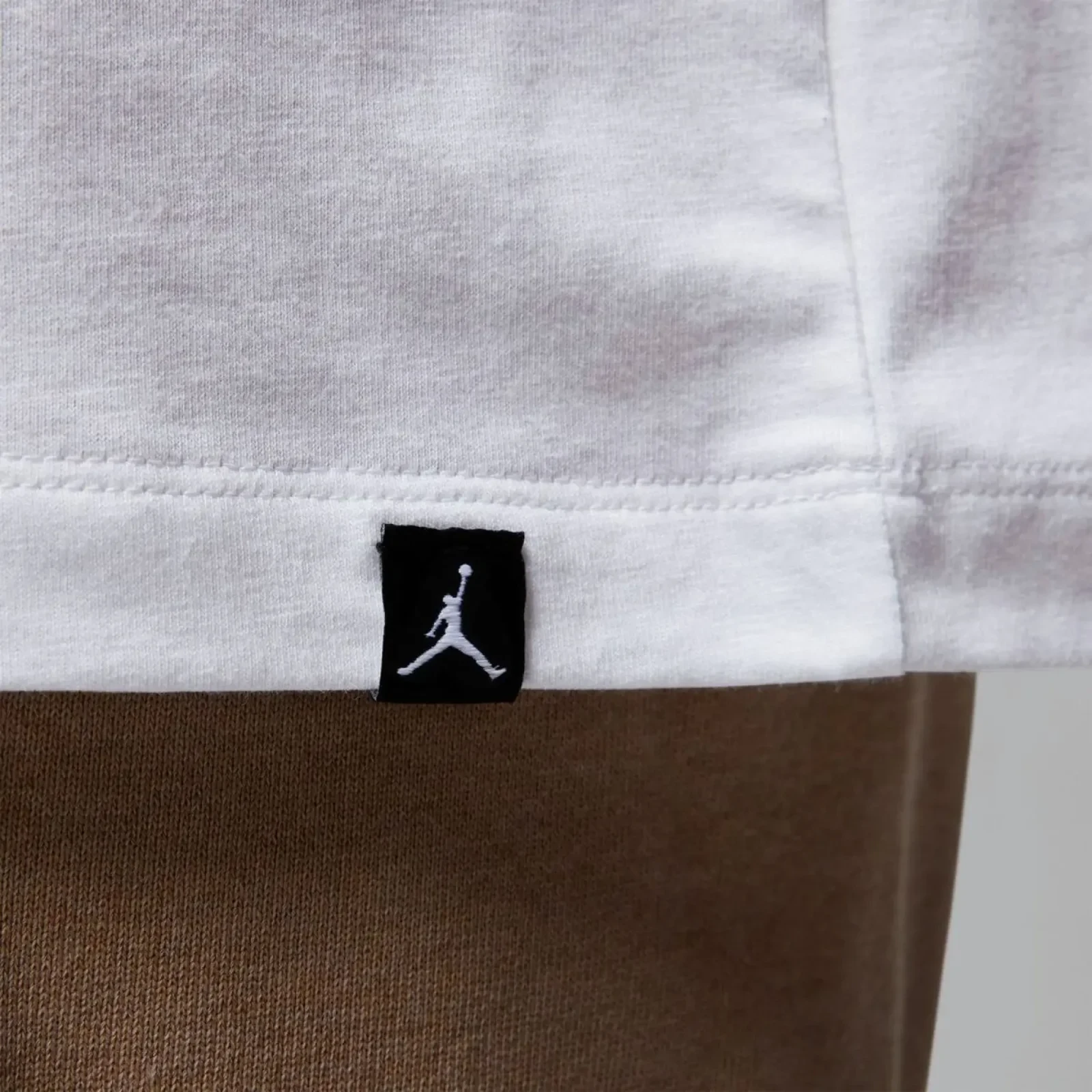 Футболка чоловіча Air Jordan M J Jumpman Air Embrd Tee White 4
