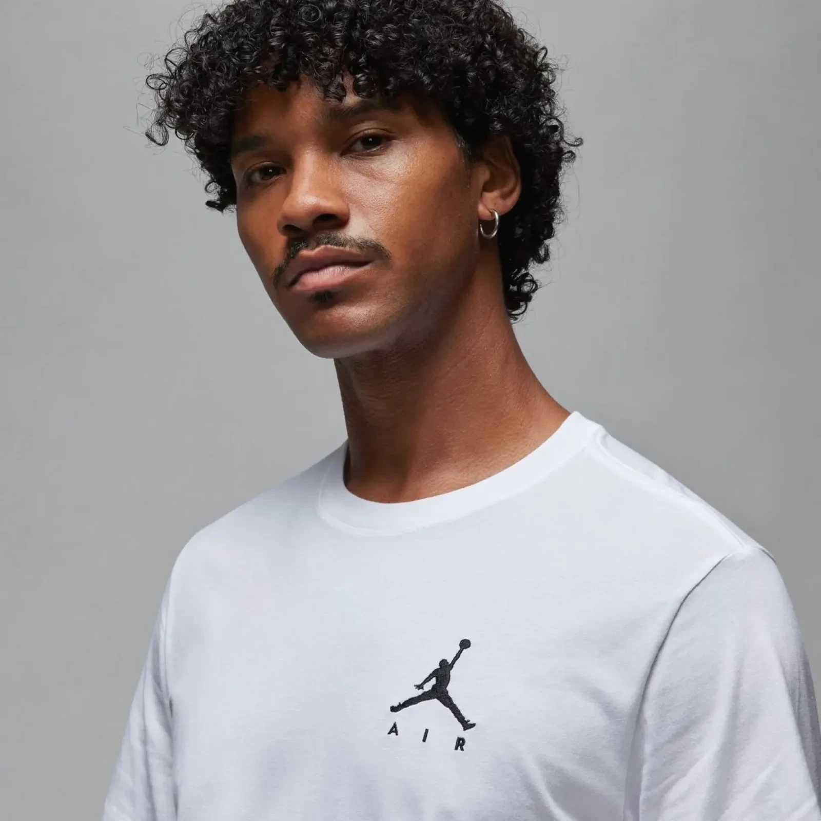 Футболка чоловіча Air Jordan M J Jumpman Air Embrd Tee White 3